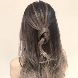 セミロング カラー AMI Hair  supply所属・髪質改善カラー 韓国風レイヤーのヘアスタイル