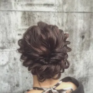 ヘアアレンジ FÜRSTIN所属・西村髪質改善 ブリーチ縮毛矯正のヘアスタイル