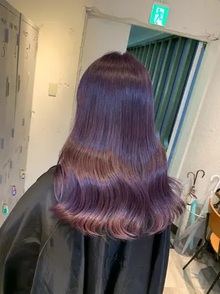 ロング カラー ブリーチ特化／ハイト ーン／ホワイトカラーのヘアスタイル