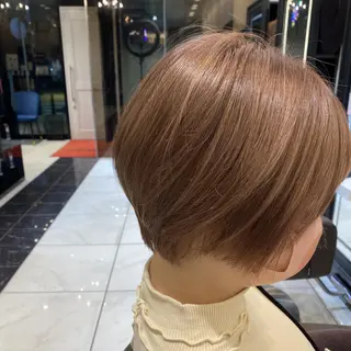 ショート カラー 髪質改善 ブリーチ fiti横須賀中央のヘアスタイル