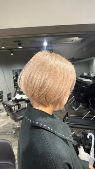 ショート カラー ROIS渋谷【ロイス】所属・高橋大樹/グレージュ /ベージュ/美髪のヘアスタイル