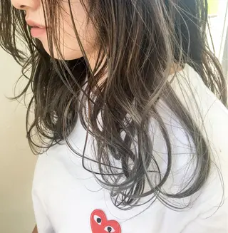 カラー MERu所属・MERu/高橋裕之 /レイヤー/艶カラーのヘアスタイル
