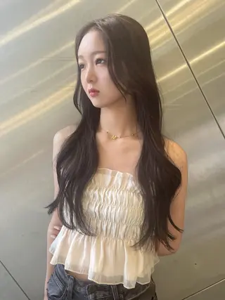 ロング AIRI layer cut hairのヘアスタイル