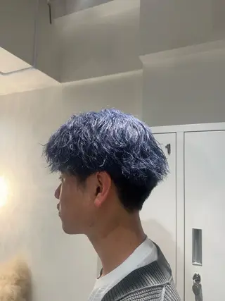 ショート カラー 小泉 真緒のヘアスタイル