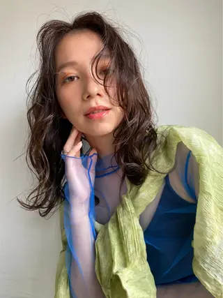 ミディアム カラー パーマ CEINE PATHのヘアスタイル