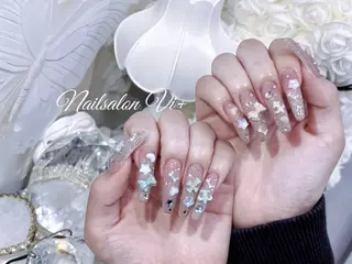 ネイル Nailsalon Vi+ももか🩷のネイルデザイン