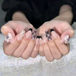 ネイル Queens テイのネイルデザイン