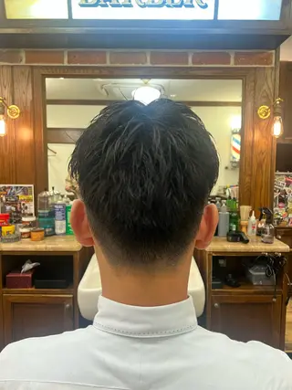 ショート ヒロ銀座バーバーショップ丸の内所属・秋山 琳太のヘアスタイル
