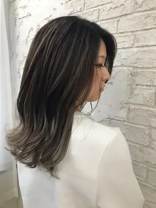 セミロング 🇺🇸ハイライト特 化美容師🇺🇸漆沢のヘアスタイル