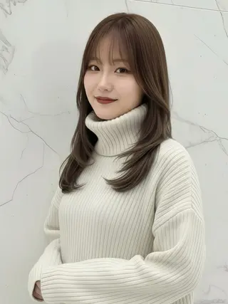 セミロング 倉林隆一🐈 ダブルカラー/艶髪のヘアスタイル