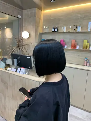 ミディアム Hello by Sea所属・レイヤー/艶髪/ボブ /くびれ/伊藤　勇司のヘアスタイル