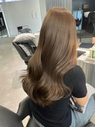 ロング Xena ria 衣織/ブリーチカラーのヘアスタイル