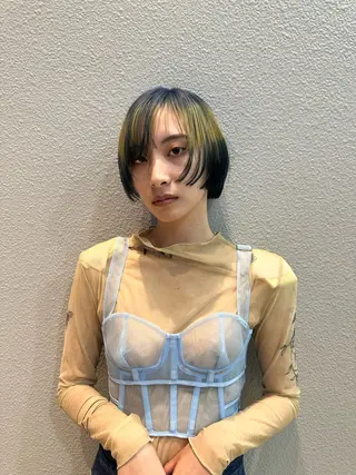 ショート カラー 美髪・シールエクステ ホソタニリョウコのヘアスタイル