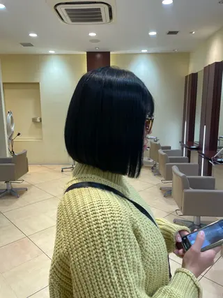 ショート 三富 陽菜のヘアスタイル