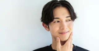 メンズ アイブロウ ネイル&アイ QUEEN&CRIMSON所属・眉WAX/ピーリング ホワイトニングの眉毛・アイブロウイメージ