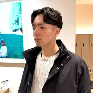 ミディアム パーマ メンズ TRICCA 銀座所属・奏羽　"メンズ ・パーマ・ショート"のヘアスタイル