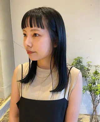 ミディアム 藤井 美歩/赤髪のヘアスタイル