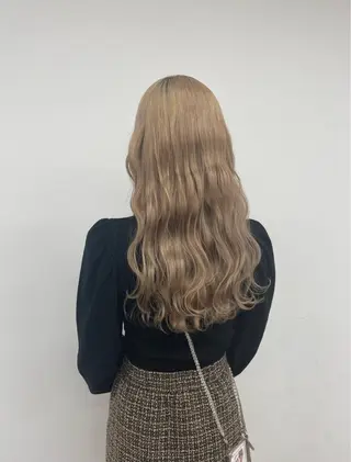 ロング 鈴木瑛里／ブロンド ベージュ／男女のヘアスタイル
