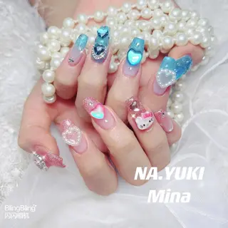 ネイル 🦋 Queenieのネイルデザイン