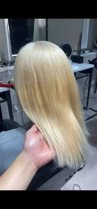 カラー Seleneコウキ ブリーチ/ハイトーンのヘアスタイル