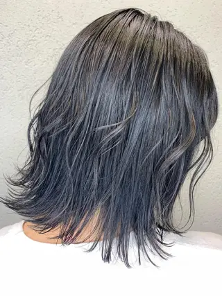 ミディアム カラー 横山 菜摘のヘアスタイル