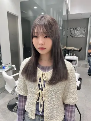 ロング カラー iLi所属・iLi 《イリ》のヘアスタイル