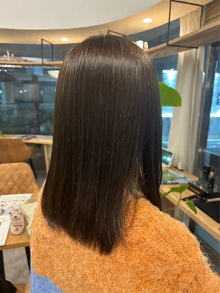 ミディアム カラー 小西 優萌のヘアスタイル