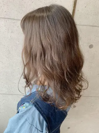 セミロング カラー 福森 みずきのヘアスタイル