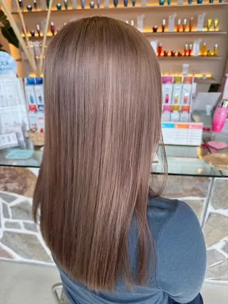 セミロング カラー 秋元 菜摘のヘアスタイル