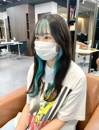 カラー ウルフとハイトーン みっちー✂️のヘアスタイル