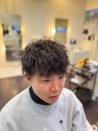 ショート パーマ メンズ 長屋 裕也のヘアスタイル