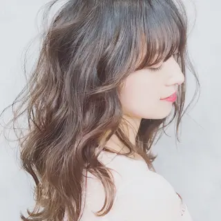 ロング カラー AUBE shinjuku所属・ア イカのヘアスタイル