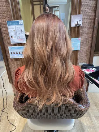 セミロング カラー KIZU 髪質改善 怪談を語る美容師のヘアスタイル