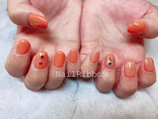 ネイル ネイルリボン 受付スタッフのネイルデザイン