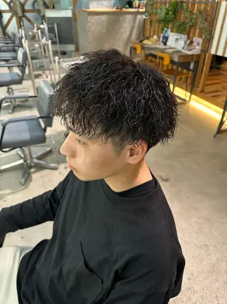 パーマ メンズ 溜 一太のヘアスタイル