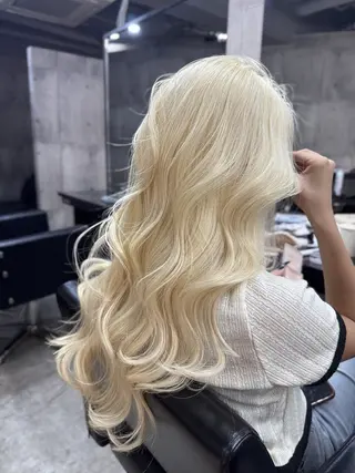 セミロング Maison所属・Maison ハイトーン髪質改善のヘアスタイル