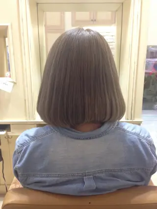 ショート カラー 福島 純子のヘアスタイル