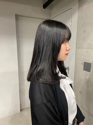 セミロング カラー 縮毛矯正/スパイラル パーマ/表参道のヘアスタイル