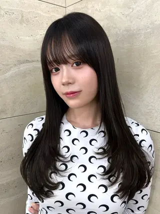 ロング カラー ハッシュカット|透明 感カラー🩵レイヤーのヘアスタイル