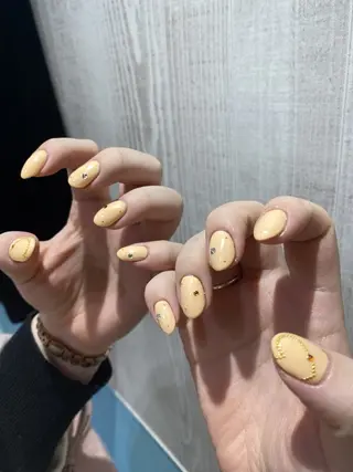 ネイル 13日3980円‼️ マグもデザインも◎のネイルデザイン