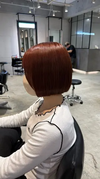 ショート あんな🦋レイヤー カット/透明感カラーのヘアスタイル