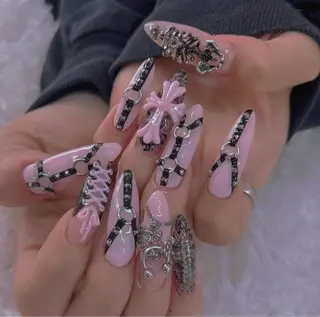 XIINH NAIL SALONのネイルデザイン