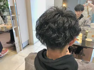 パーマ メンズ ピンク/ベージュ /似合わせ/田島百華のヘアスタイル