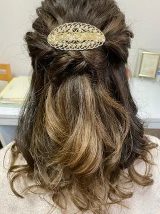 セミロング ヘアアレンジ The Best Beauty受付担当のヘアスタイル