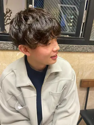 パーマ メンズ 地毛風艶カラー🌿 喜多夏海のヘアスタイル