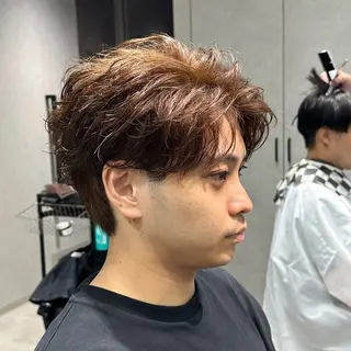 ショート カラー パーマ メンズ フェザーパーマ職人 🪶ryosukeのヘアスタイル