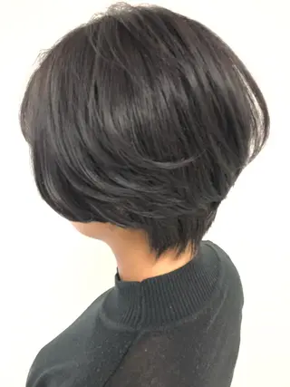 ショート カラー オオミネ タクミのヘアスタイル