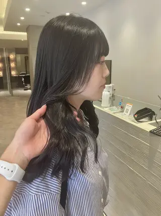 セミロング カラー サキ🤍ハイトーン 🩰くびれ巻きヘアのヘアスタイル