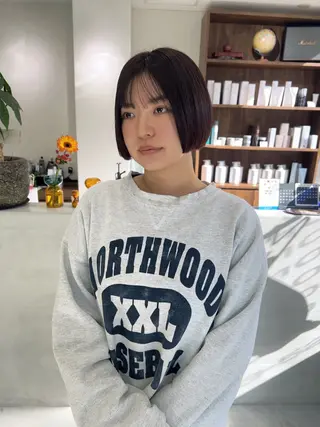 ショート カラー (h)wim ウィムのヘアスタイル