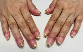 ネイル Mule Beauty Salon所属・ミュール ビューティーサロンのネイルデザイン